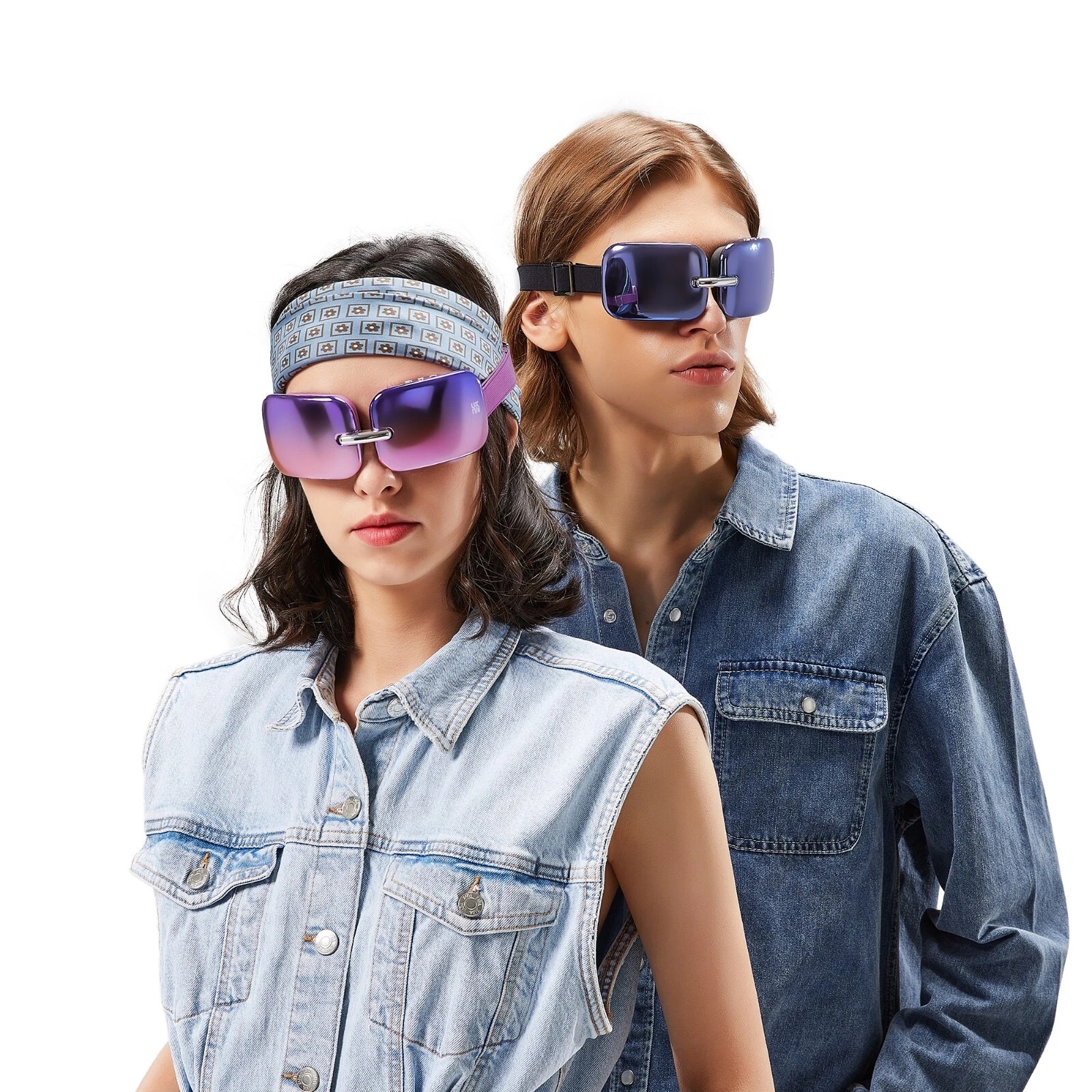 Hi5 E-10 foldable eye massager worn by two people
